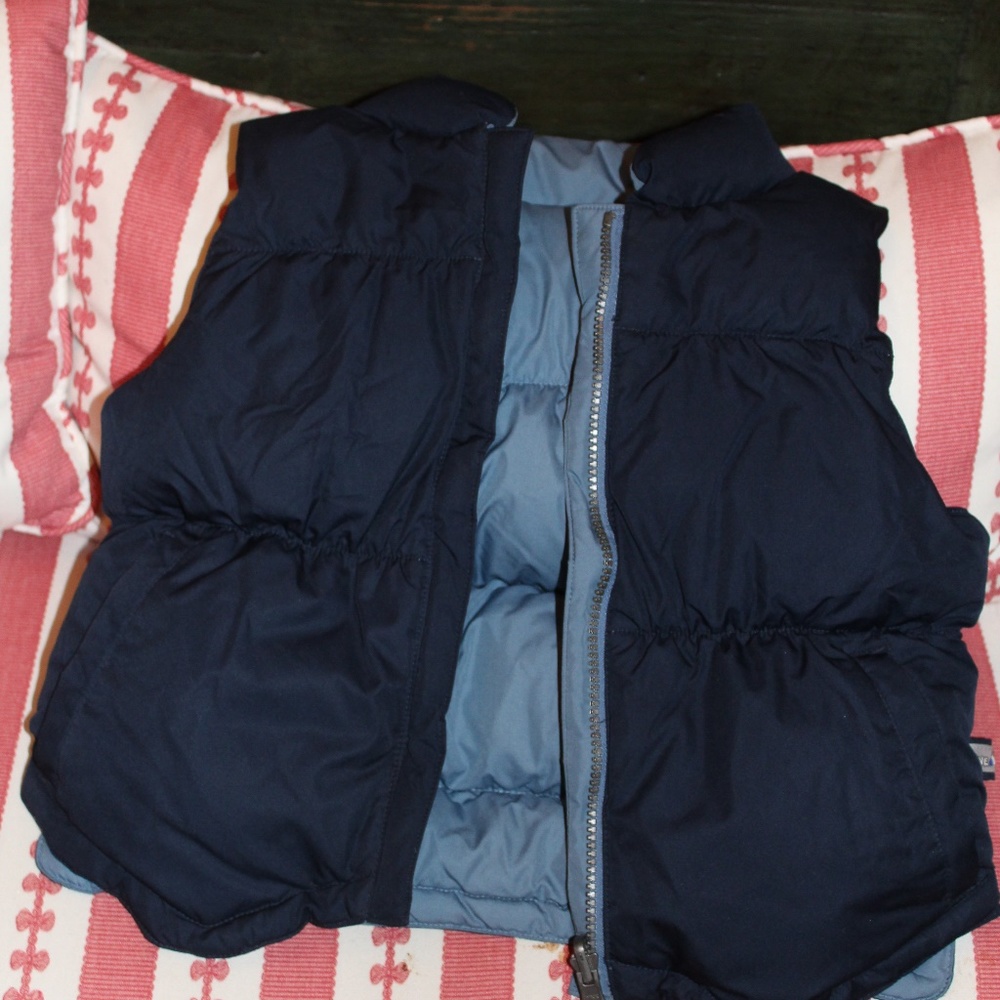 Thick reversible puffer vest size 7.
